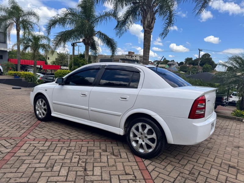 ASTRA 2.0 MPFI ADVANTAGE 8V FLEX 4P MANUAL - 2011 - TEUTôNIA