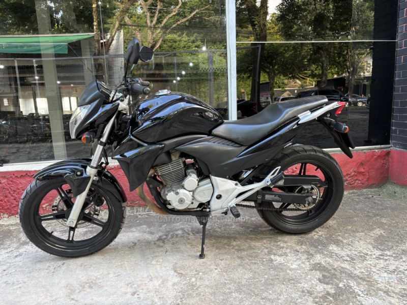 CB 300R  - 2011 - BENTO GONçALVES