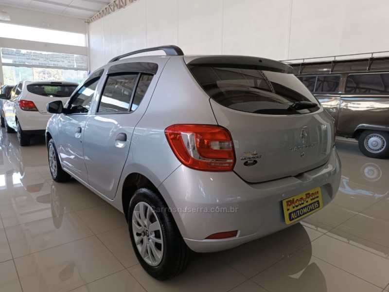 SANDERO 1.0 AUTHENTIQUE 8V FLEX 4P MANUAL - 2018 - NOVA PETRóPOLIS