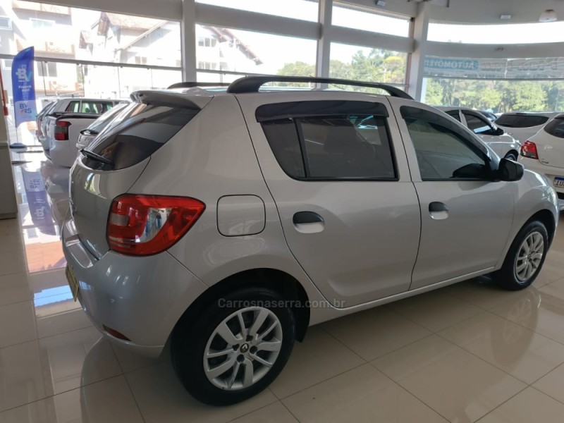 SANDERO 1.0 AUTHENTIQUE 8V FLEX 4P MANUAL - 2018 - NOVA PETRóPOLIS