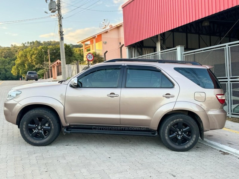 hilux sw4 3.0 srv 4x4 7 lugares 16v turbo intercooler diesel 4p automatico 2009 feliz