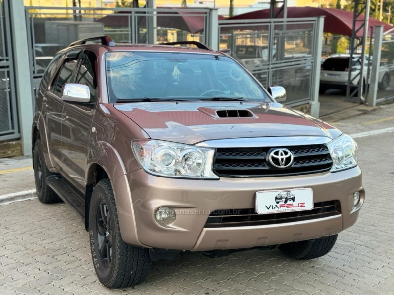 HILUX SW4 3.0 SRV 4X4 7 LUGARES 16V TURBO INTERCOOLER DIESEL 4P AUTOMÁTICO - 2009 - FELIZ