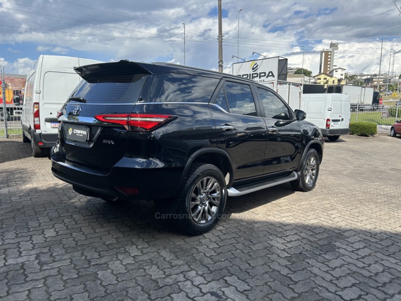 HILUX SW4 2.8 SRX 4X4 7 LUGARES 16V TURBO INTERCOOLER DIESEL 4P AUTOMÁTICO - 2022 - FARROUPILHA