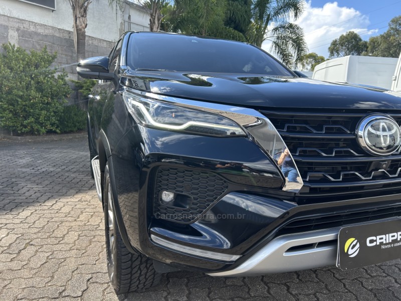 HILUX SW4 2.8 SRX 4X4 7 LUGARES 16V TURBO INTERCOOLER DIESEL 4P AUTOMÁTICO - 2022 - FARROUPILHA