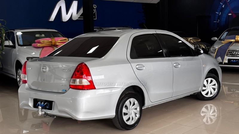 ETIOS 1.5 XS SEDAN 16V FLEX 4P MANUAL - 2018 - ESTâNCIA VELHA