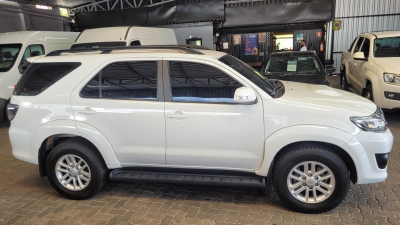 HILUX SW4 3.0 SRV 4X4 CD 16V TURBO INTERCOOLER DIESEL 4P AUTOMÁTICO - 2015 - GARIBALDI