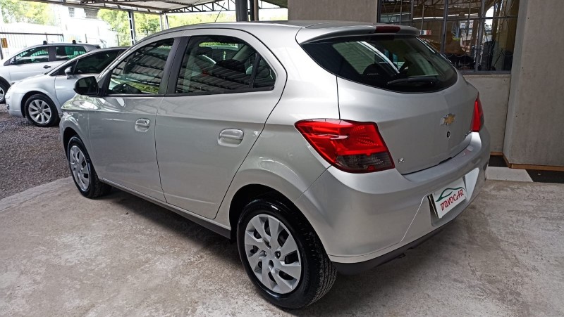 ONIX 1.4 MPFI LT 8V FLEX 4P MANUAL - 2013 - CAXIAS DO SUL