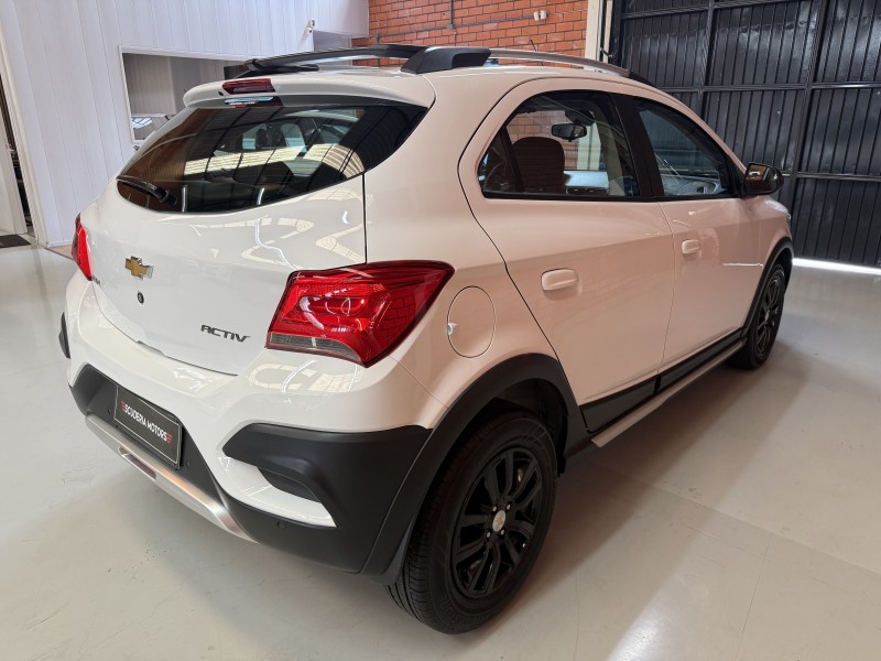 ONIX 1.4 MPFI ACTIV 8V FLEX 4P MANUAL - 2018 - BENTO GONçALVES