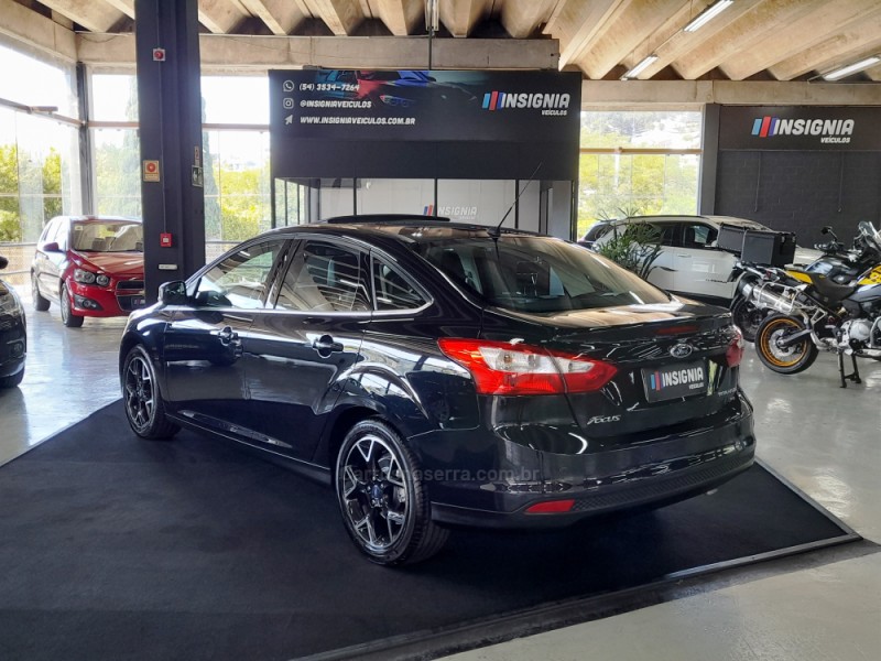 FOCUS 2.0 TITANIUM PLUS SEDAN 16V FLEX 4P AUTOMÁTICO - 2015 - CAXIAS DO SUL