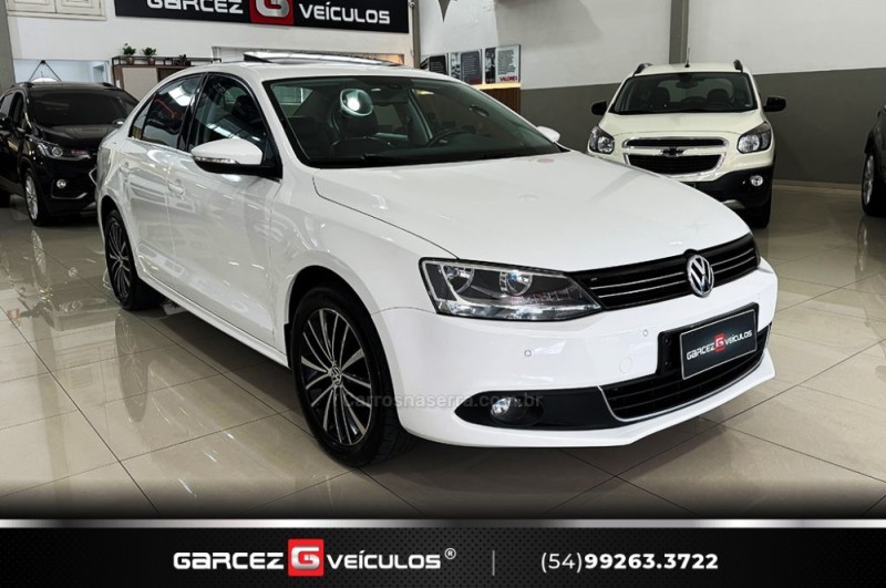 JETTA 2.0 TSI HIGHLINE 200CV GASOLINA 4P TIPTRONIC - 2012 - BENTO GONçALVES