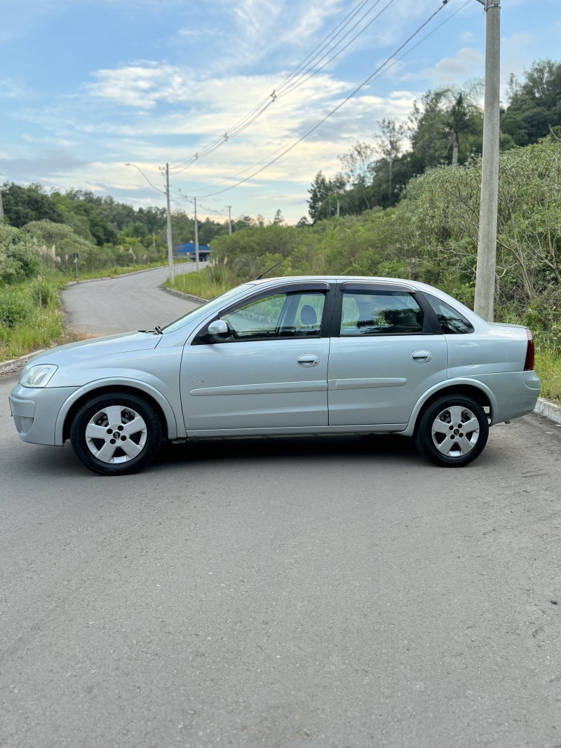 CORSA 1.4 MPFI PREMIUM SEDAN 8V FLEX 4P MANUAL - 2010 - BENTO GONçALVES