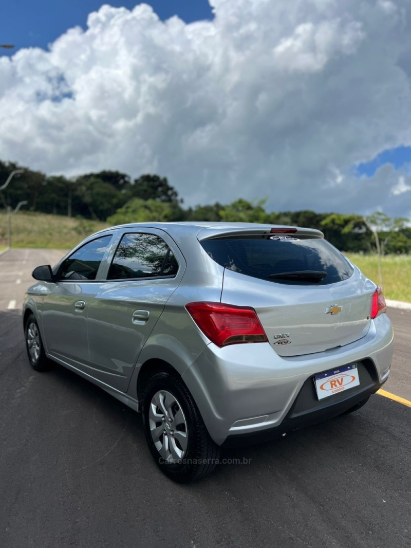 ONIX 1.0 LT 12V FLEX 4P MANUAL - 2019 - CARLOS BARBOSA