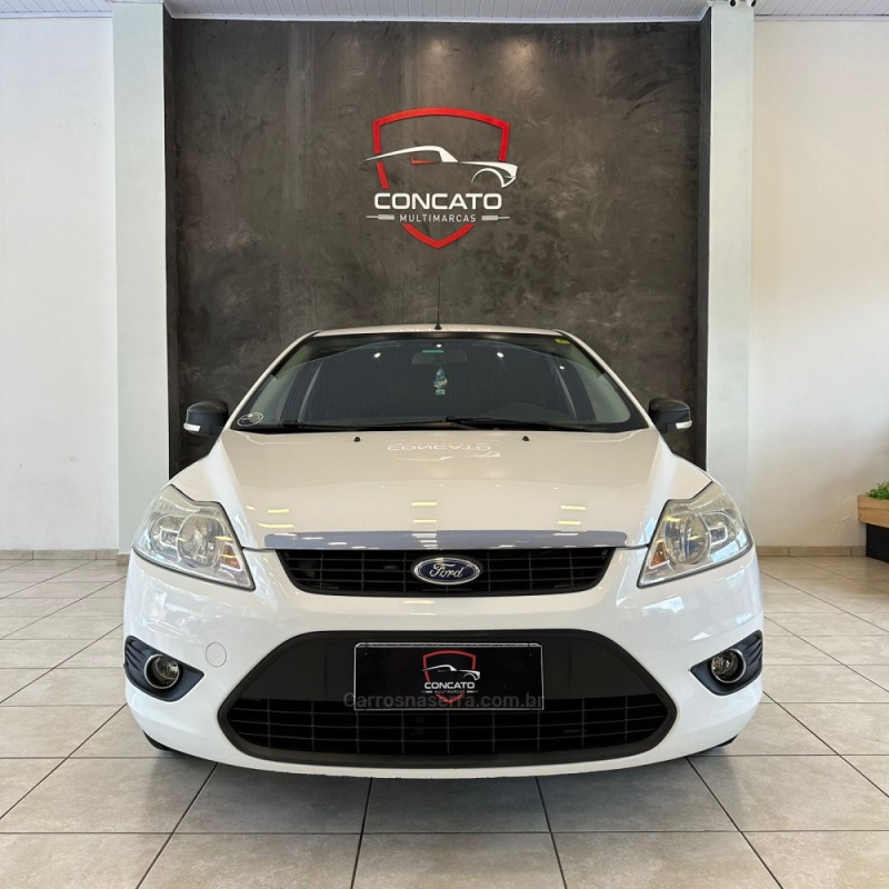 FOCUS 1.6 8V FLEX 4P MANUAL - 2012 - FARROUPILHA