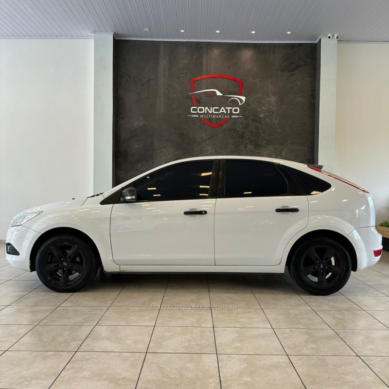 FOCUS 1.6 8V FLEX 4P MANUAL - 2012 - FARROUPILHA