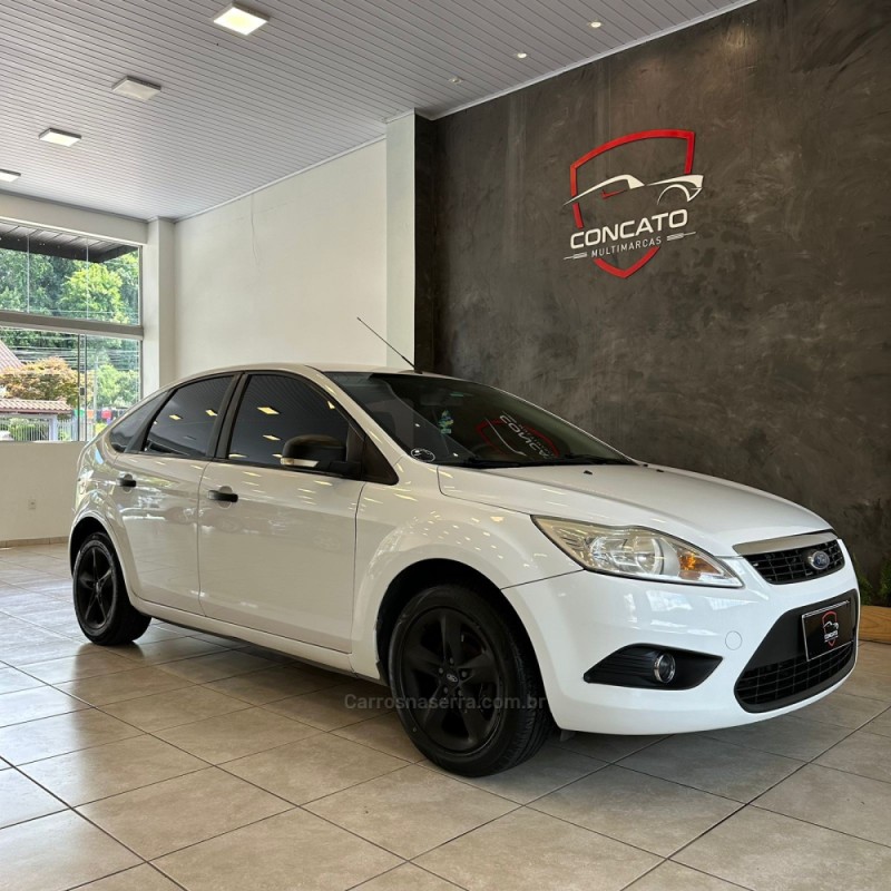 FOCUS 1.6 8V FLEX 4P MANUAL - 2012 - FARROUPILHA