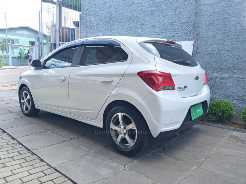 ONIX 1.4 MPFI LT 8V FLEX 4P MANUAL - 2018 - CAXIAS DO SUL