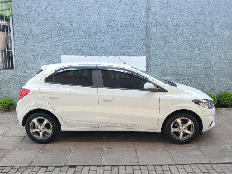 ONIX 1.4 MPFI LT 8V FLEX 4P MANUAL - 2018 - CAXIAS DO SUL