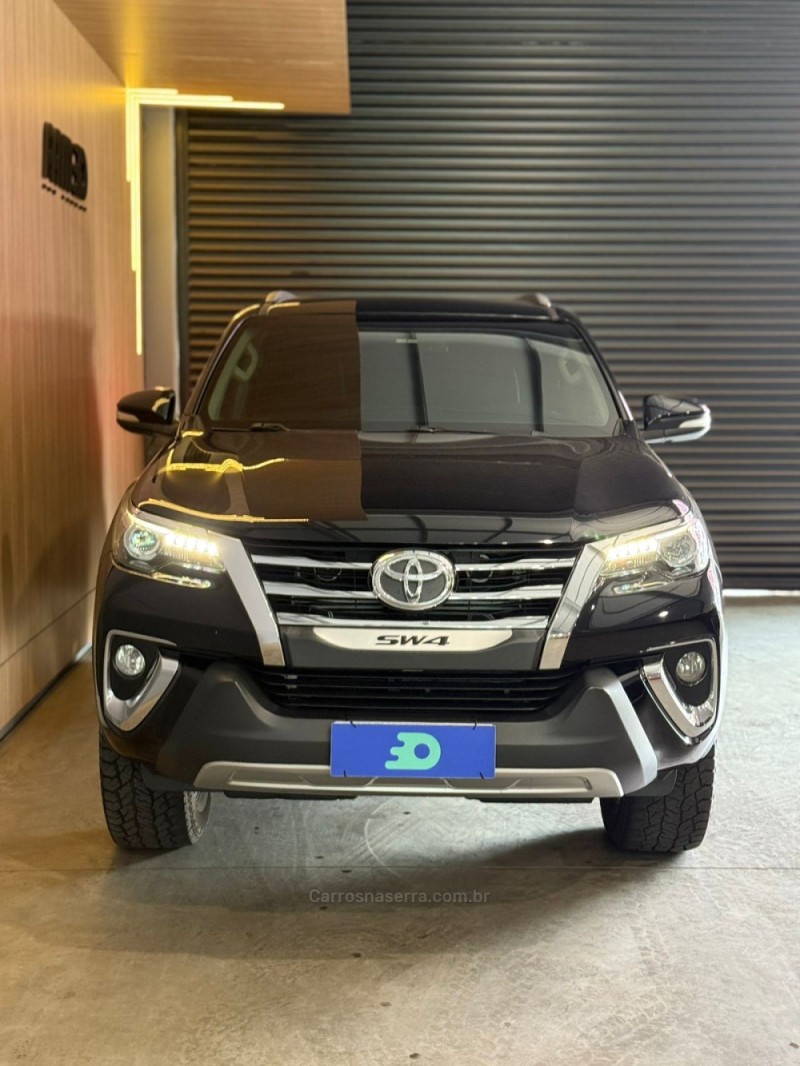 HILUX SW4 2.8 SRX 4X4 7 LUGARES 16V TURBO INTERCOOLER DIESEL 4P AUTOMÁTICO - 2016 - LAJEADO