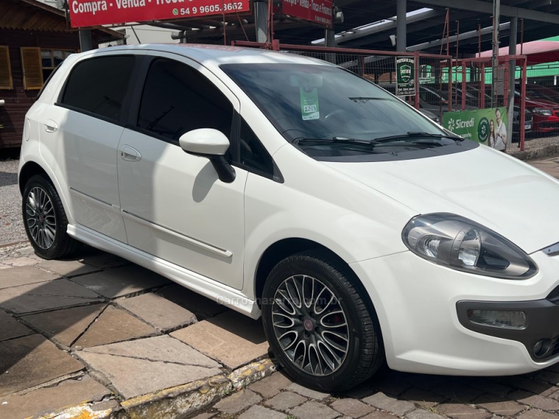 PUNTO 1.8 SPORTING 16V FLEX 4P MANUAL - 2013 - FARROUPILHA