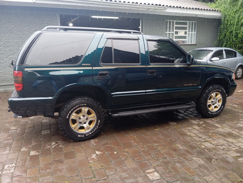 BLAZER 4.3 SFI DLX EXECUTIVE 4X2 V6 12V GASOLINA 4P MANUAL - 1998 - CAXIAS DO SUL