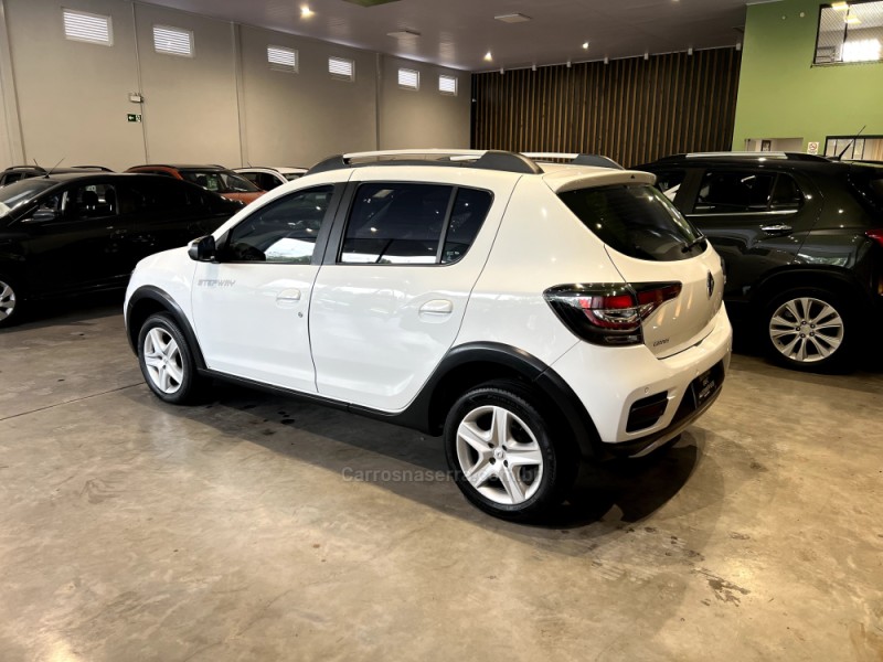 SANDERO 1.6 STEPWAY ZEN 16V FLEX 4P MANUAL - 2022 - CAXIAS DO SUL