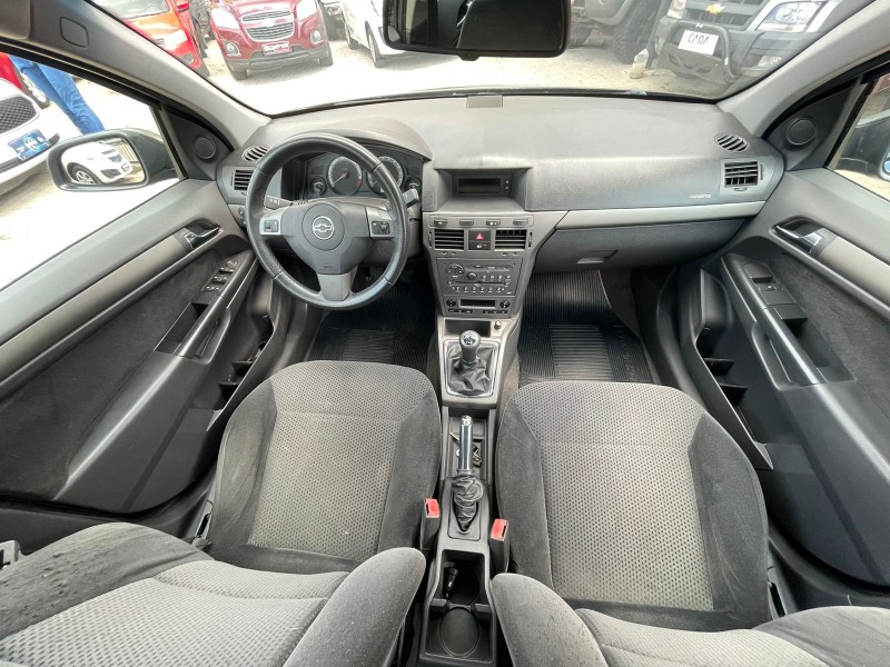 VECTRA 2.0 MPFI GT HATCH 8V FLEX 4P MANUAL - 2011 - CAXIAS DO SUL