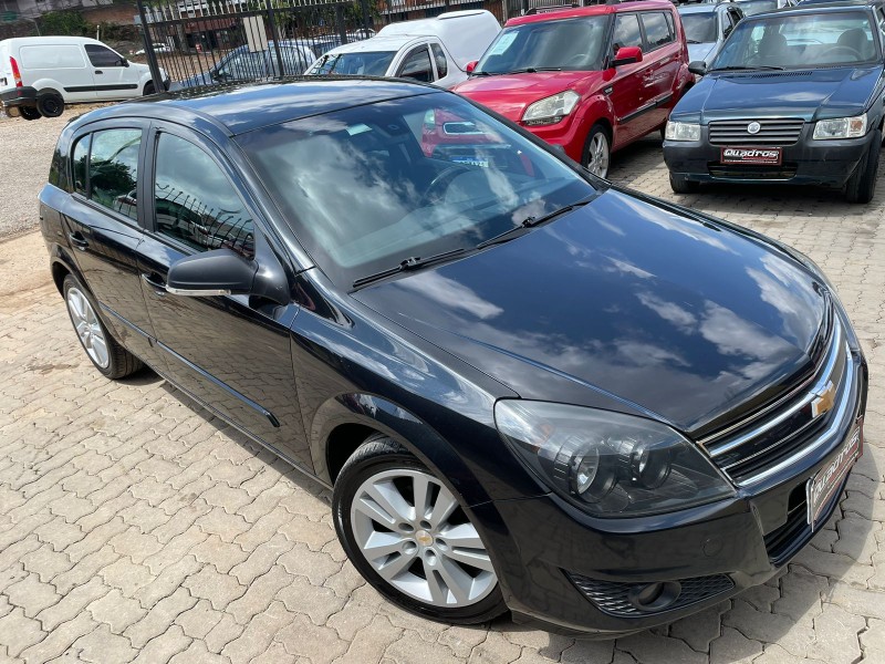 VECTRA 2.0 MPFI GT HATCH 8V FLEX 4P MANUAL