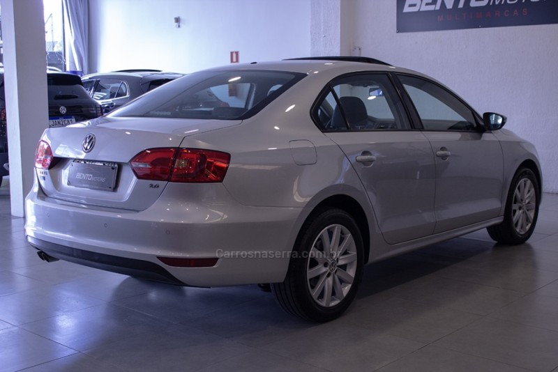 JETTA 2.0 COMFORTLINE FLEX 4P TIPTRONIC - 2011 - BENTO GONçALVES