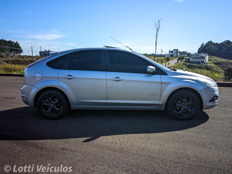 FOCUS 2.0 TITANIUM HATCH 16V FLEX 4P AUTOMÁTICO - 2012 - FARROUPILHA