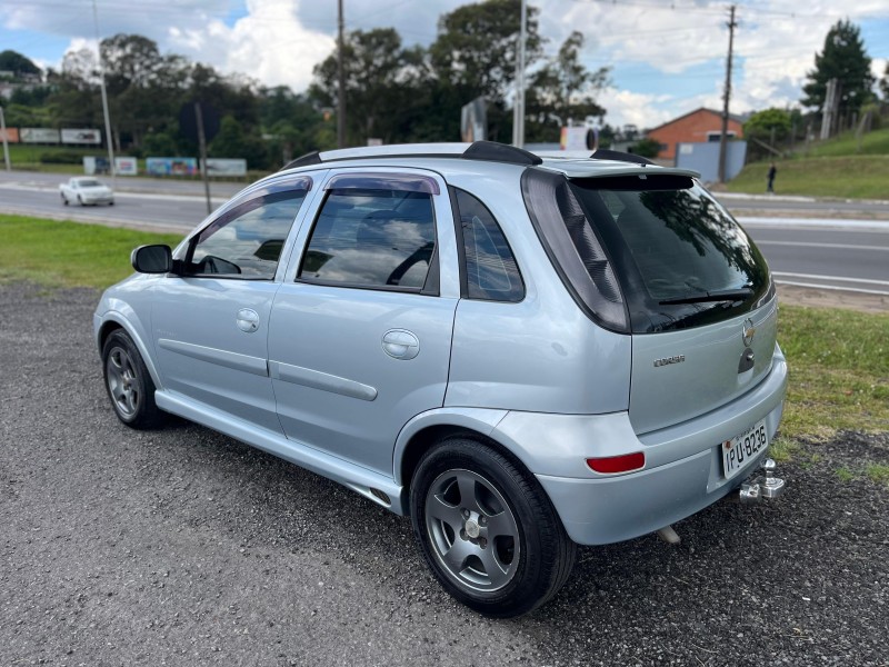 CORSA 1.4 MPFI PREMIUM 8V FLEX 4P MANUAL - 2009 - FARROUPILHA