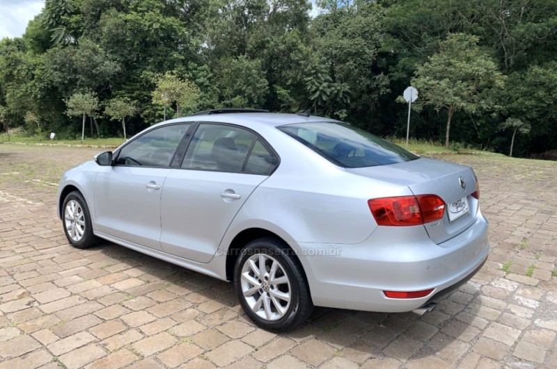 JETTA 2.0 COMFORTLINE FLEX 4P MANUAL - 2013 - GUAPORé