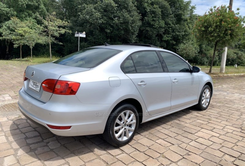 JETTA 2.0 COMFORTLINE FLEX 4P MANUAL - 2013 - GUAPORé