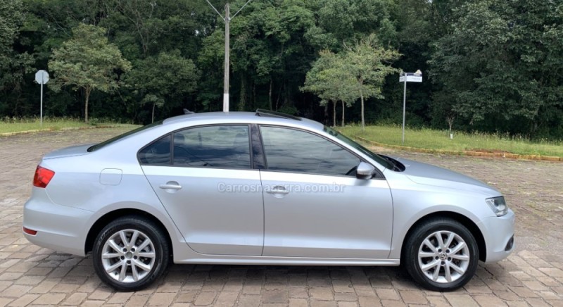 JETTA 2.0 COMFORTLINE FLEX 4P MANUAL - 2013 - GUAPORé