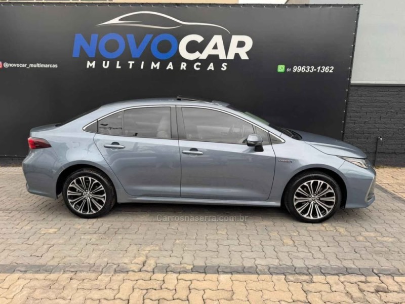 COROLLA 1.8 ALTIS PREMIUM 16V HÍBRIDO 4P AUTOMÁTICO - 2023 - ESTâNCIA VELHA