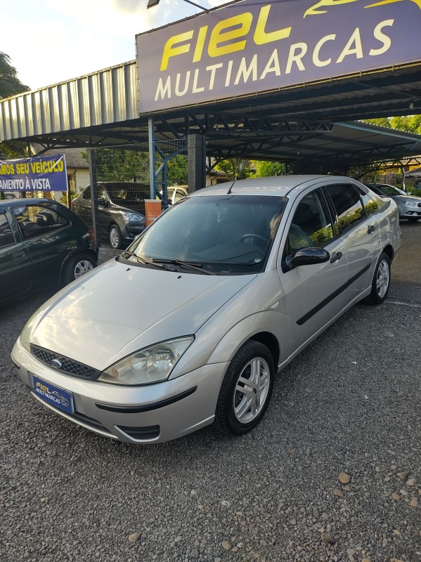 focus 2.0 16v flex 4p automatico 2005 vale real