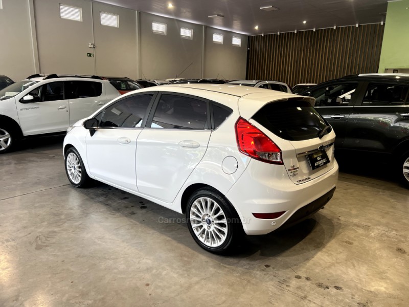 FIESTA 1.6 TITANIUM HATCH 16V FLEX 4P AUTOMÁTICO - 2015 - CAXIAS DO SUL