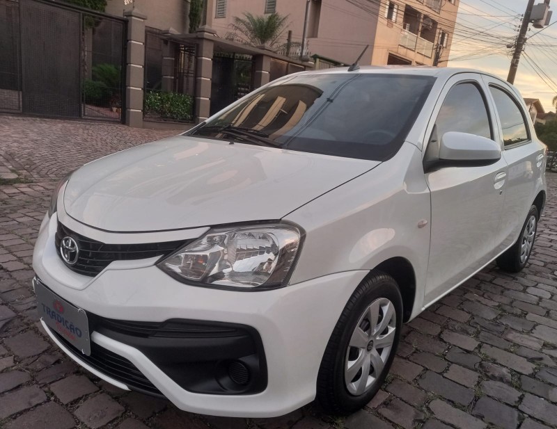 ETIOS 1.3 X 16V FLEX 4P MANUAL