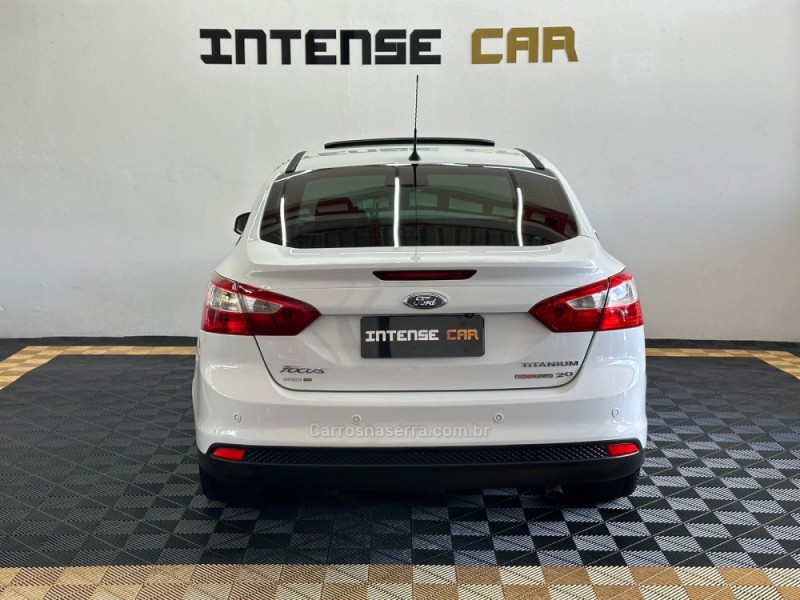 FOCUS 2.0 TITANIUM PLUS 16V FLEX 4P AUTOMÁTICO - 2015 - NOVO HAMBURGO