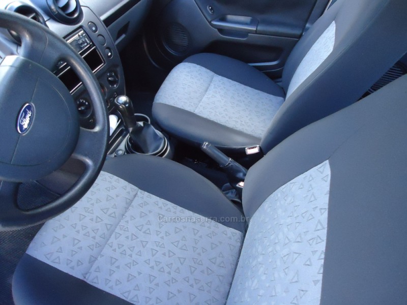 FIESTA 1.6 ROCAM SE PLUS SEDAN 8V FLEX 4P MANUAL - 2012 - SANTA CLARA DO SUL