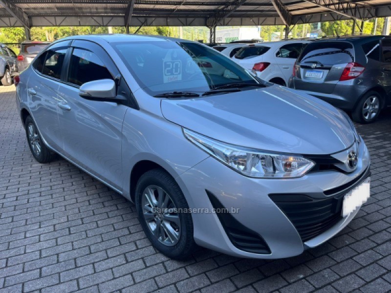 YARIS 1.5 XL PLUS CONNECT 16V FLEX 4P AUTOMÁTICO