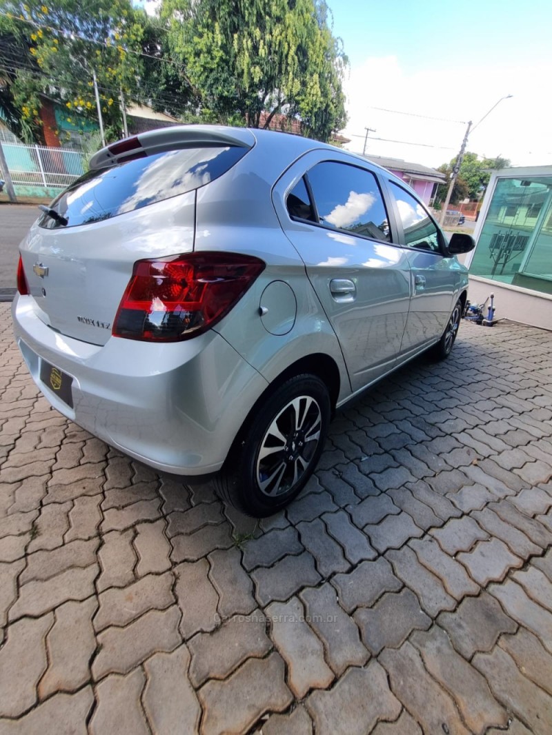 ONIX 1.4 MPFI LTZ 8V FLEX 4P MANUAL - 2015 - PASSO FUNDO