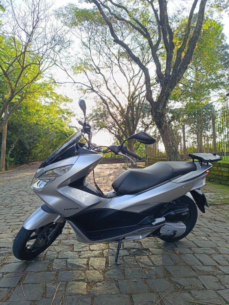 PCX 150 - 2018 - LAJEADO