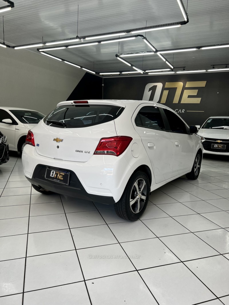 ONIX 1.4 MPFI LTZ 8V FLEX 4P AUTOMÁTICO - 2017 - PASSO FUNDO