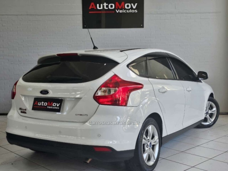 FOCUS 1.6 SE HATCH 16V FLEX 4P AUTOMÁTICO - 2015 - CAXIAS DO SUL