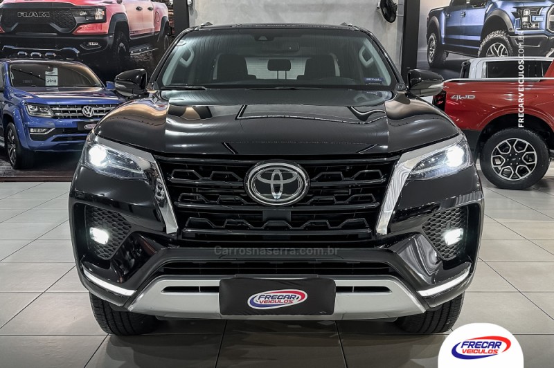 HILUX SW4 2.8 SRX 4X4 7 LUGARES 16V TURBO INTERCOOLER DIESEL 4P AUTOMÁTICO - 2021 - SARANDI