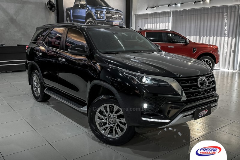 HILUX SW4 2.8 SRX 4X4 7 LUGARES 16V TURBO INTERCOOLER DIESEL 4P AUTOMÁTICO - 2021 - SARANDI