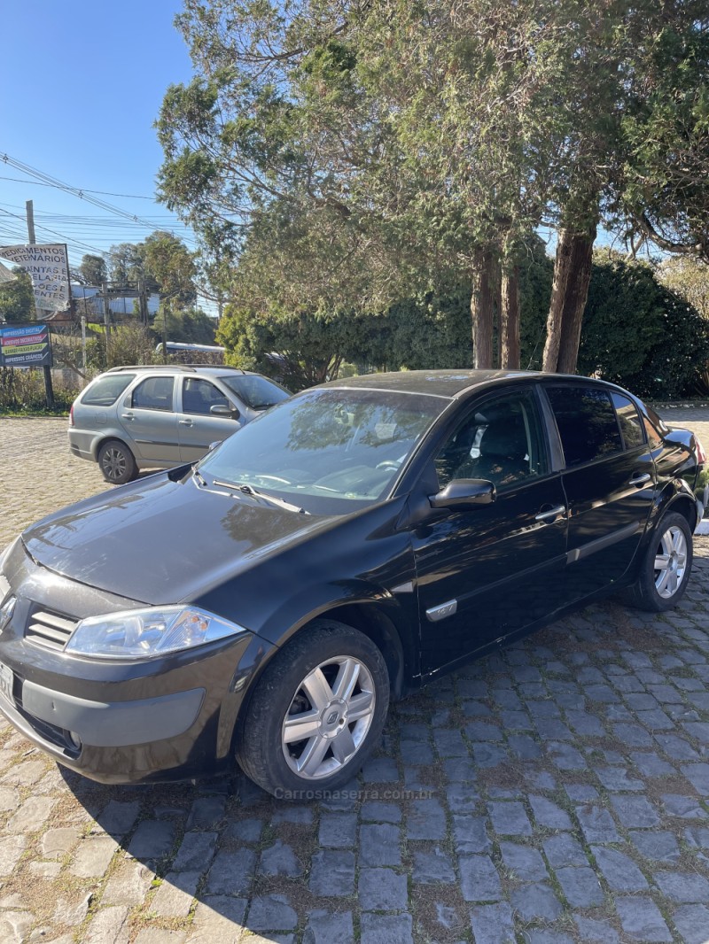 MÉGANE 2.0 EXPRESSION SEDAN 16V GASOLINA 4P AUTOMÁTICO - 2007 - CAXIAS DO SUL