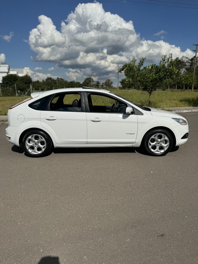 FOCUS 2.0 TITANIUM HATCH 16V FLEX 4P MANUAL - 2011 - BENTO GONçALVES