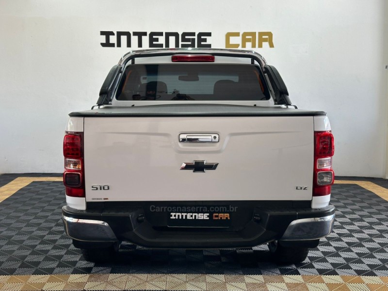 S10 2.4 LTZ 4X2 CD 8V FLEX 4P MANUAL - 2013 - NOVO HAMBURGO