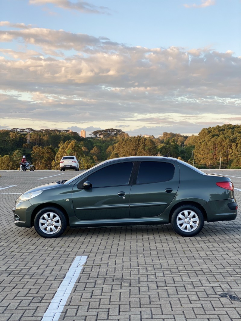 207 1.4 SEDAN XR PASSION 8V FLEX 4P MANUAL - 2010 - CAXIAS DO SUL